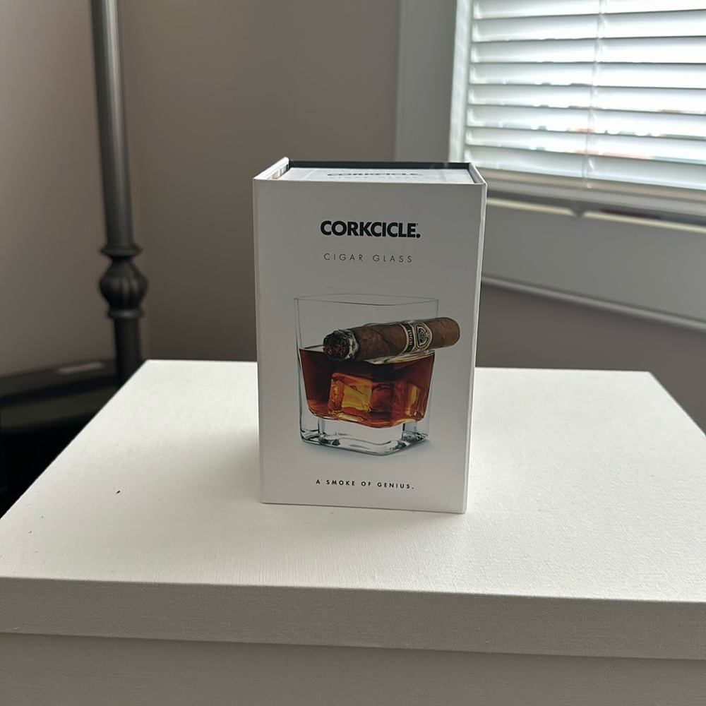 Corkcicle cigar glass - New with Tags